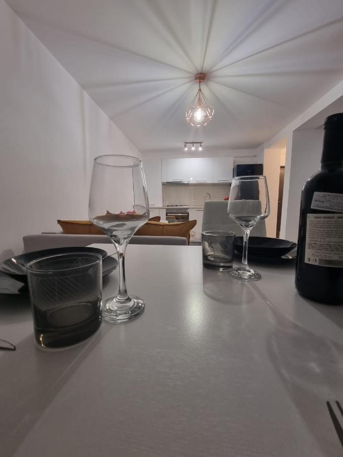 Appartement Dreams Escape 2 à Craiova Extérieur photo